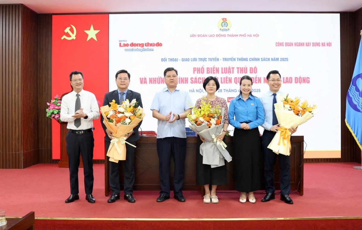 TRỰC TUYẾN HÌNH ẢNH: Đối thoại, giao lưu về những chính sách mới liên quan đến người lao động