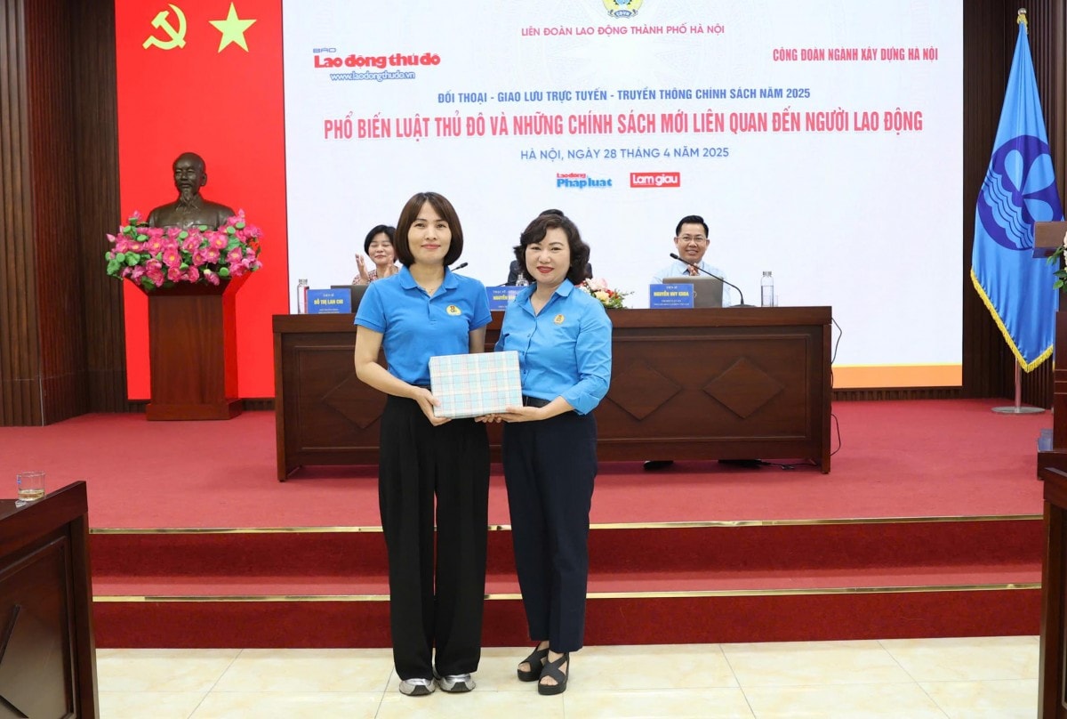 TRỰC TUYẾN HÌNH ẢNH: Đối thoại, giao lưu về những chính sách mới liên quan đến người lao động