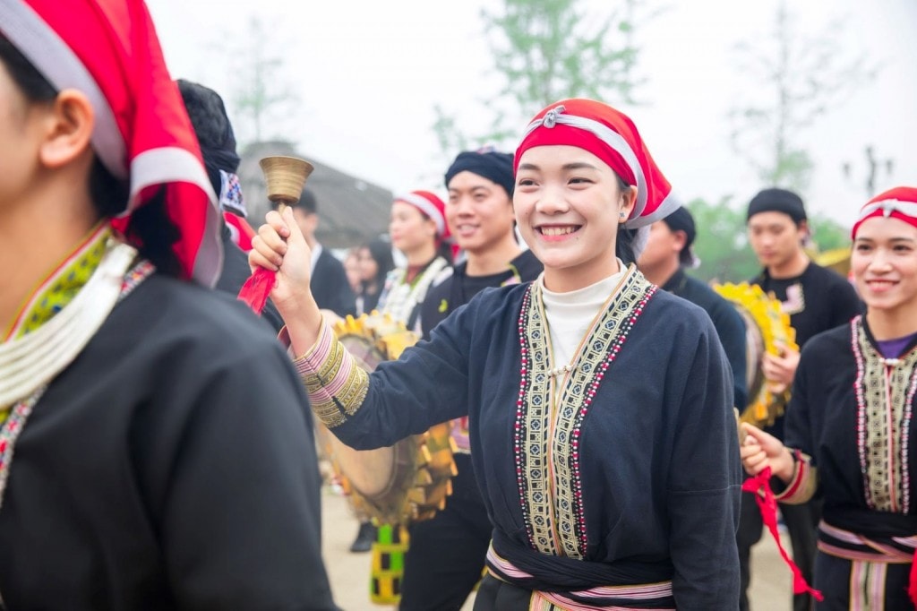 Ngắm nhìn hàng triệu đóa hồng trong ngày khai mạc lễ hội hoa hồng 2025 tại Sa Pa