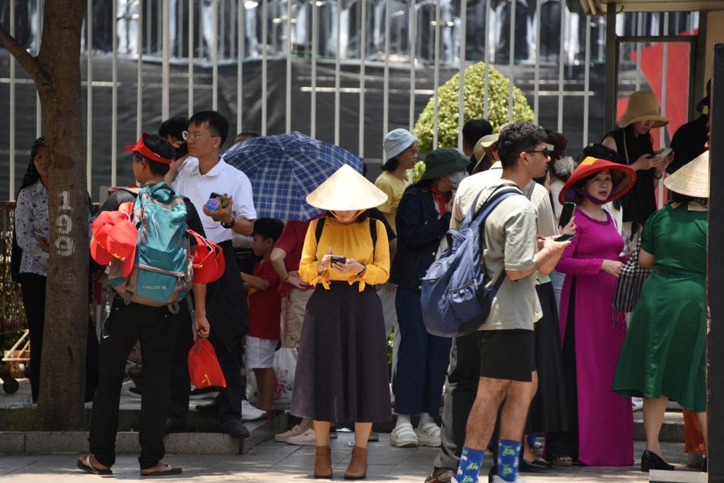 Dinh Độc Lập đón hàng nghìn người dân trong những ngày tháng lịch sử