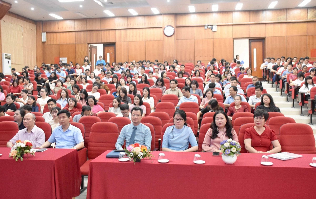 TRỰC TUYẾN HÌNH ẢNH: Giải đáp vướng mắc về chính sách tiền lương, bảo hiểm xã hội và Luật Thủ đô 2024