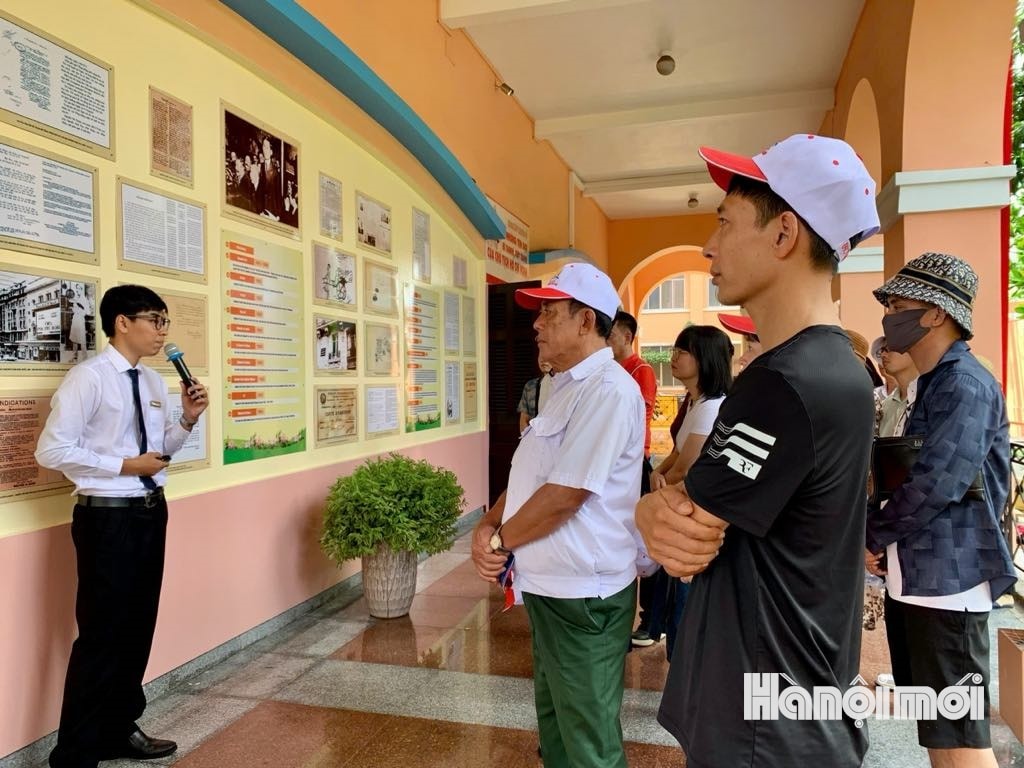 W_hochiminh.jpg