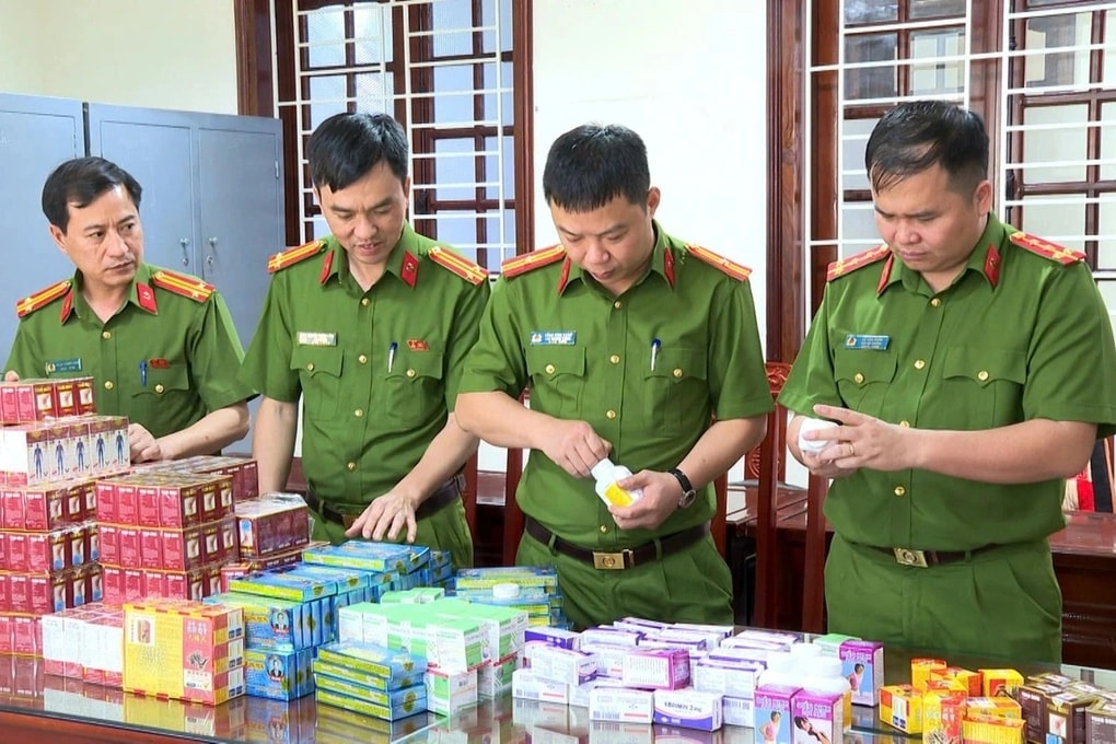 Thủ tướng yêu cầu xử lý nghiêm hoạt động sản xuất, buôn bán thuốc chữa bệnh giả, sữa giả, thực phẩm bảo vệ sức khoẻ giả- Ảnh 1.