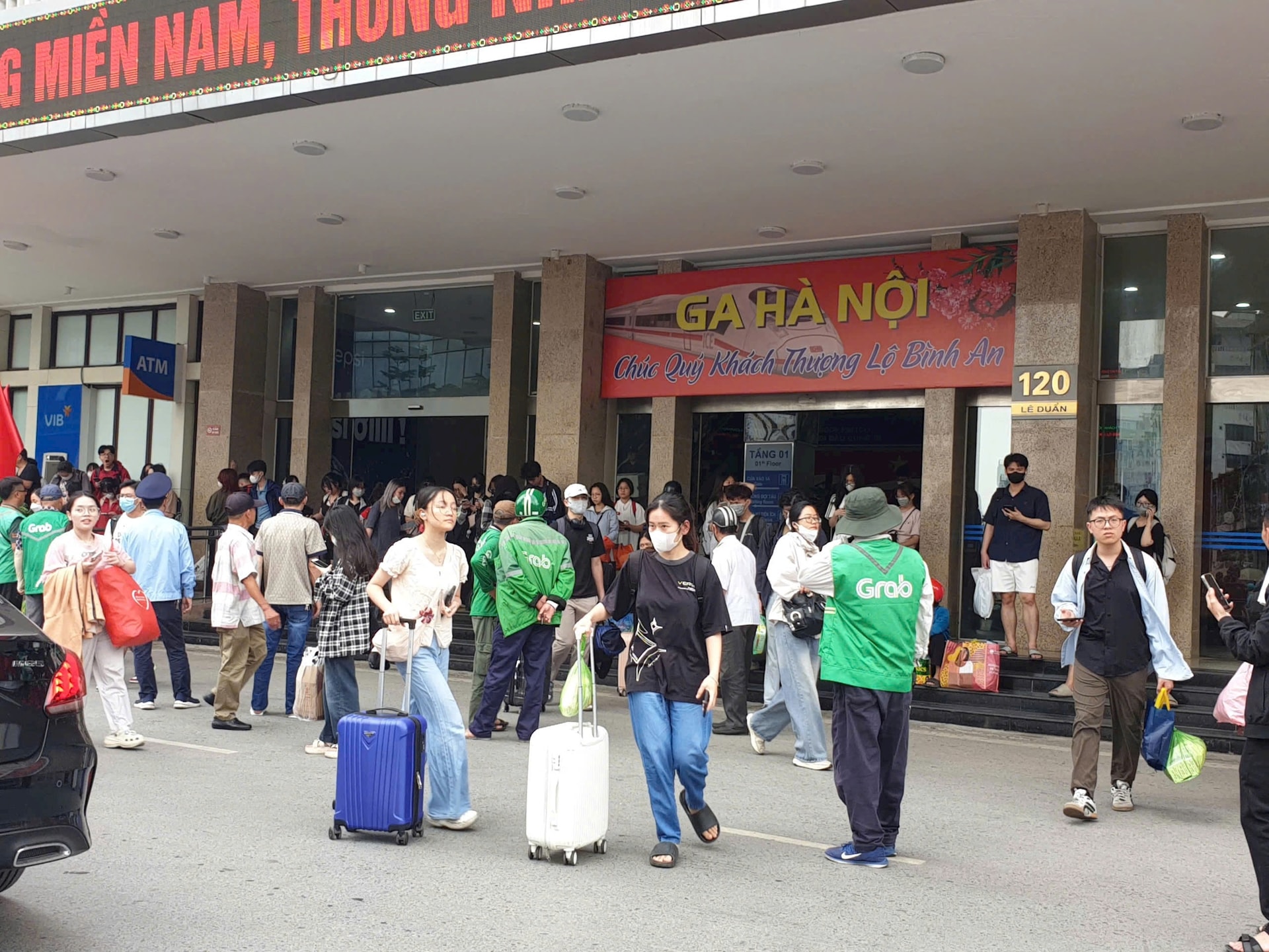 ga-ha-noi-quang-truong.jpg