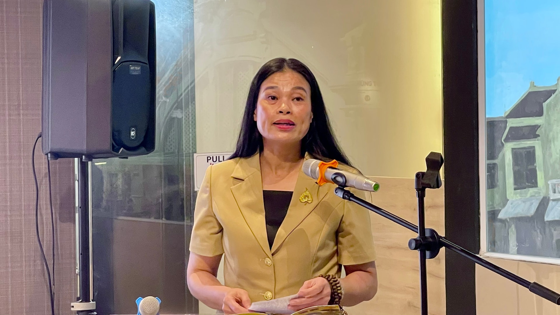ba-bach-lien-huong.jpg