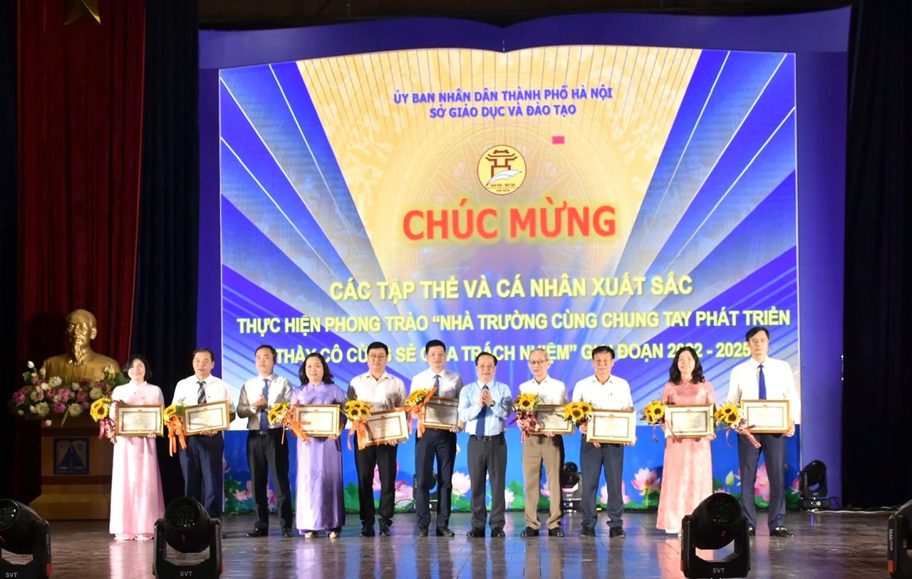 nha-truong-chung-tay-phat-trien-mr-cuong-trao-thuong-tap-the-ban-chuan.jpg?w=900