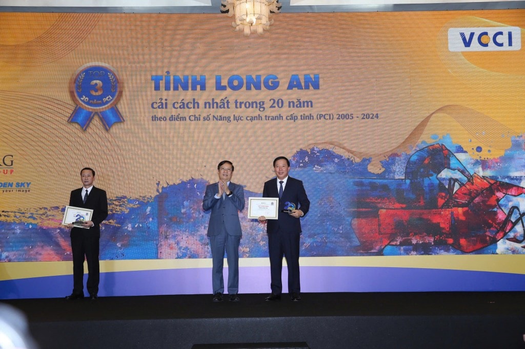 Chủ tịch UBND tỉnh Long An – Ông Nguyễn Văn Út nhận chứng nhận Top 2 cải cách mạnh nhất cả nước theo PCI giai đoạn 2005–2024. Chủ tịch UBND tỉnh Long An – Ông Nguyễn Văn Út nhận chứng nhận Top 2 cải cách mạnh nhất cả nước theo PCI giai đoạn 2005–2024.
