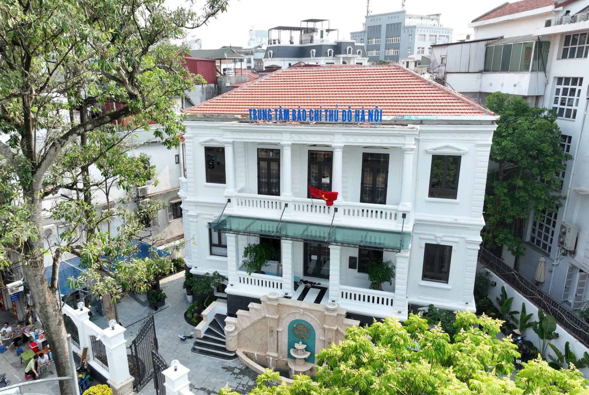 trung-tam-4.jpg