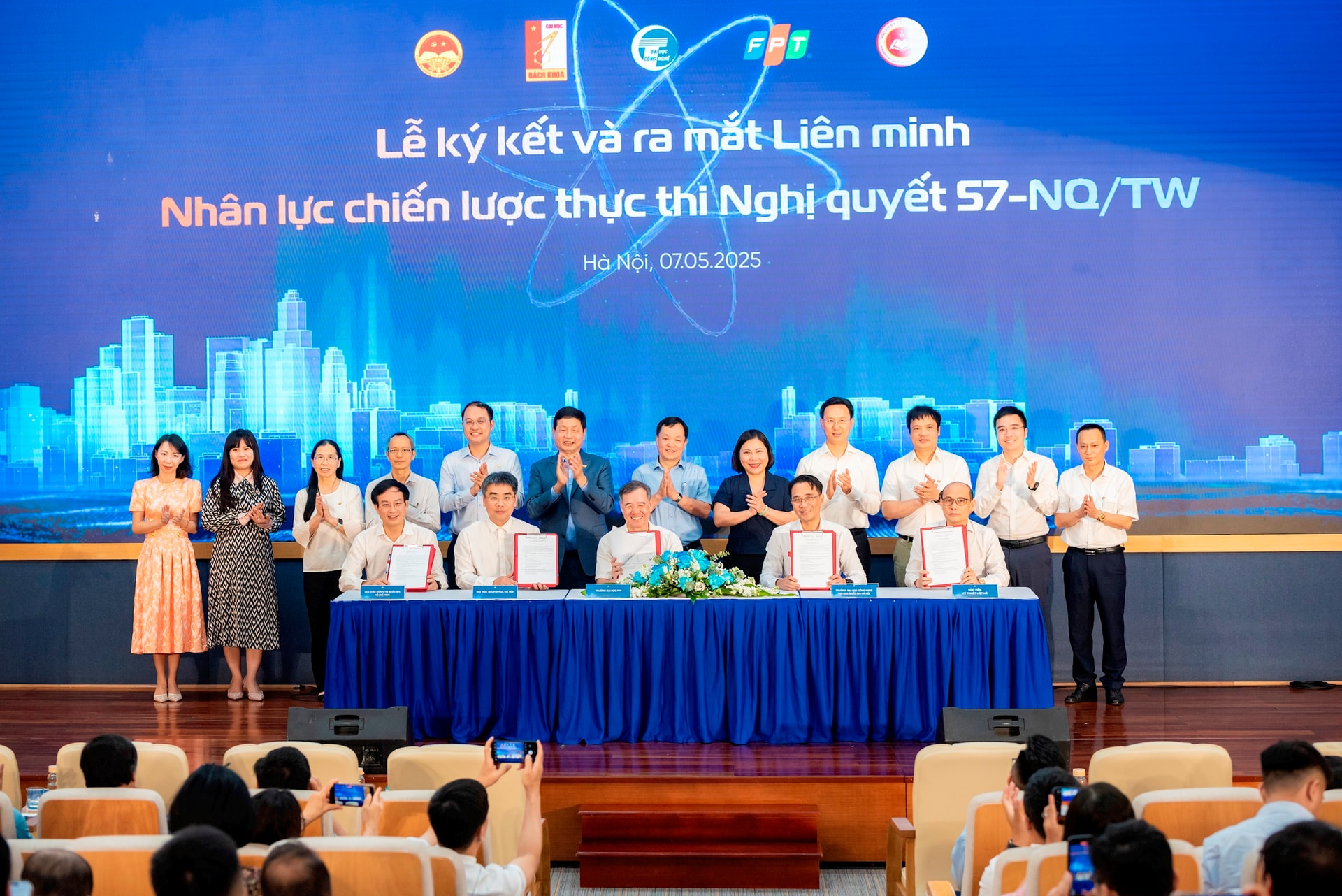 le-ky-ket-lien-minh-nhan-luc-chien-luoc-thuc-thi-nghi-quyet-57-nq_tw1.jpg