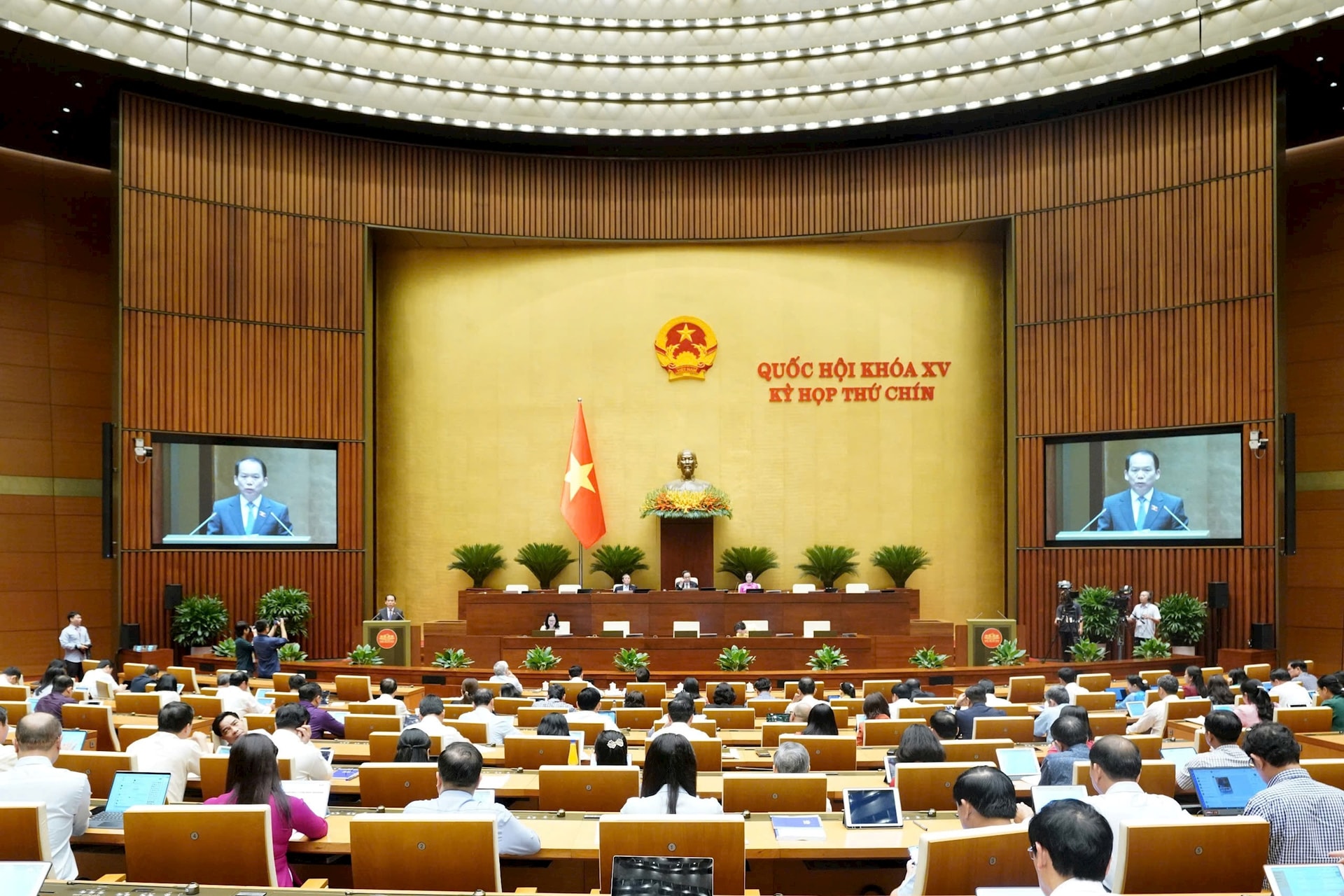 Hình ảnh 2 Quang cảnh phiên họp. Ảnh: media.quochoi.vn