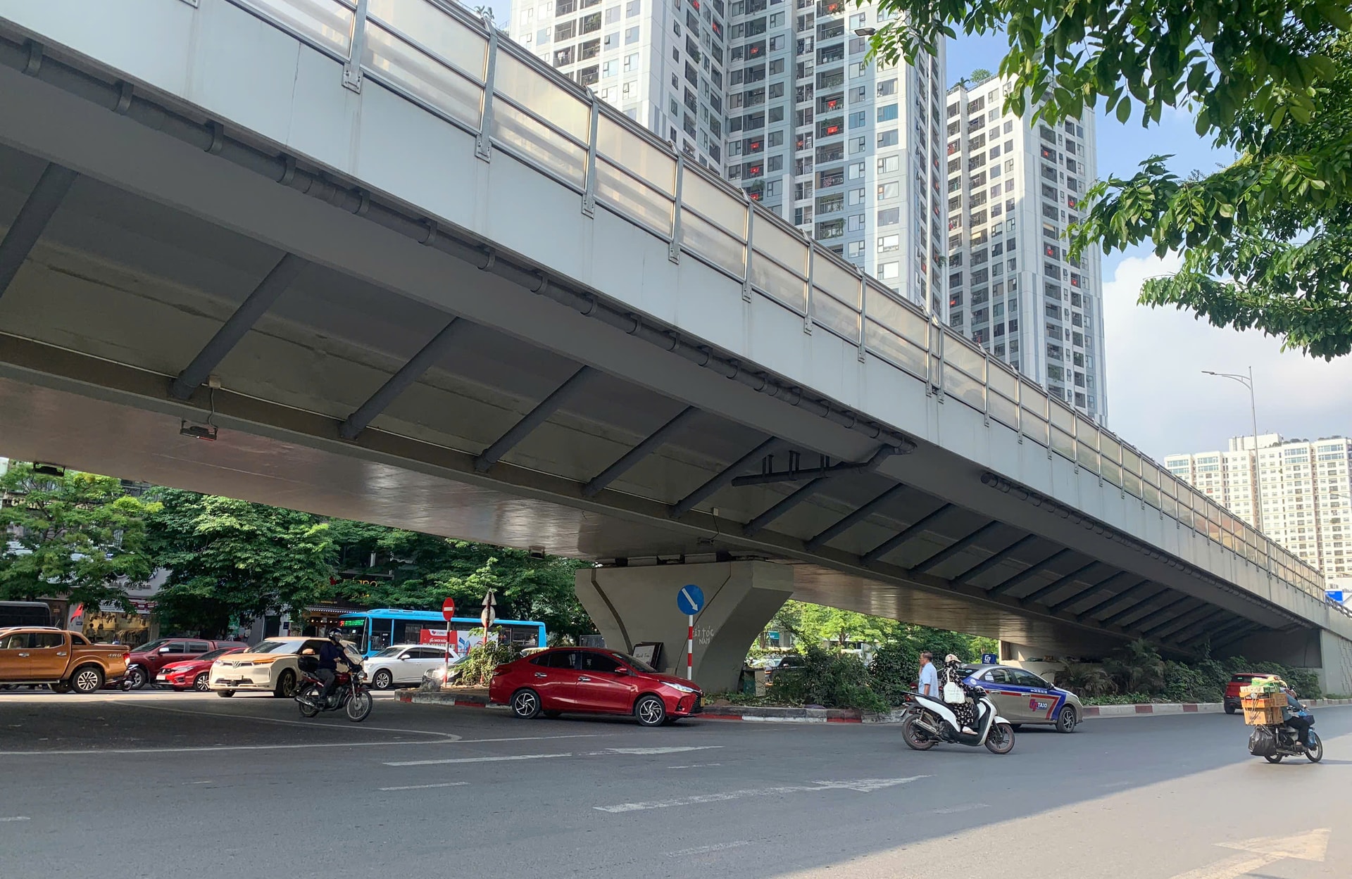 nut-giao-minh-khai-khu-do-thi-times-city-da-giam-un-tac.-anh-tuan-khai.jpg