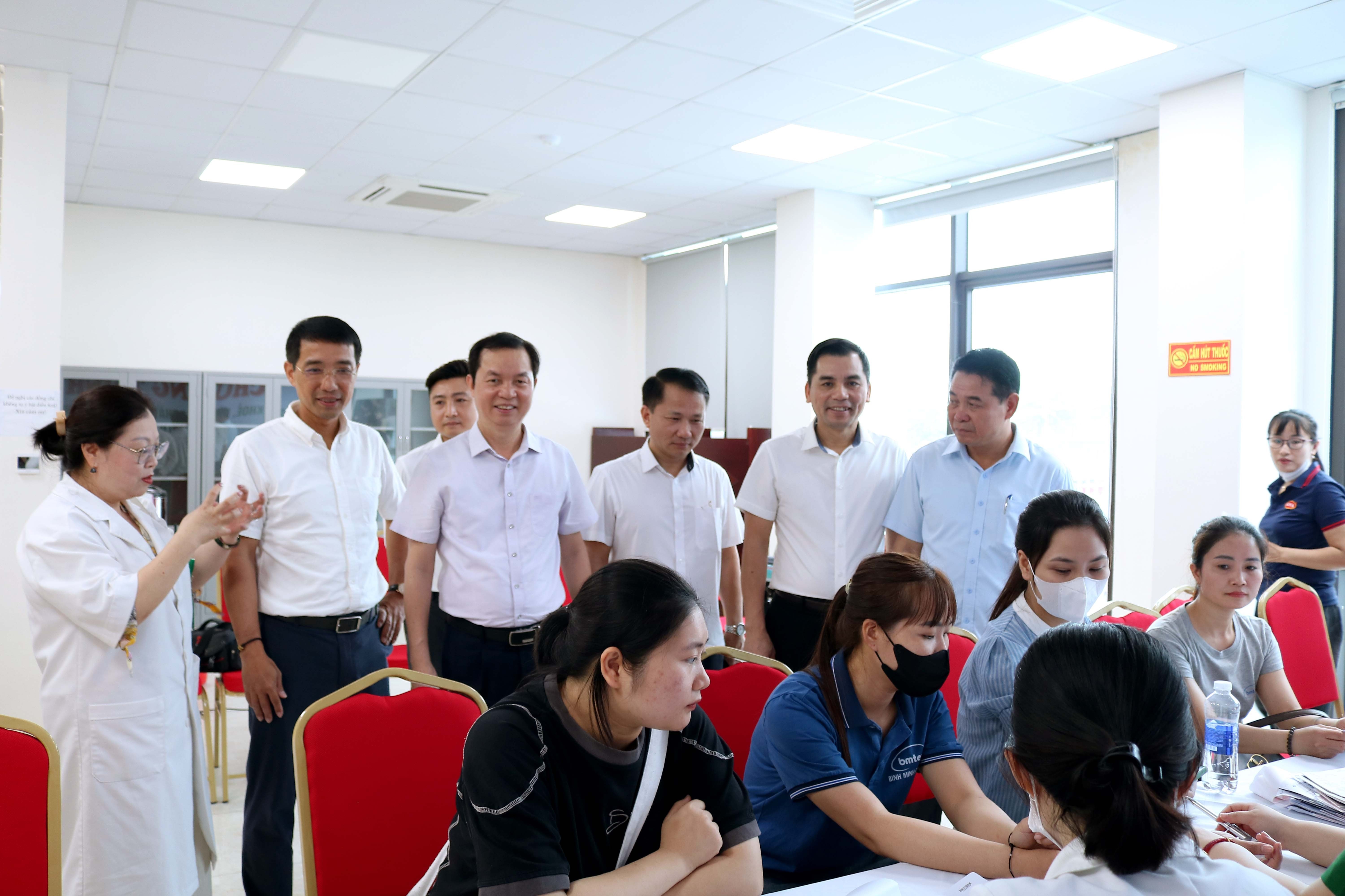 LĐLĐ quận Bắc Từ Liêm tổ chức khám sức khỏe miễn phí cho gần 1.000 đoàn viên, người lao động