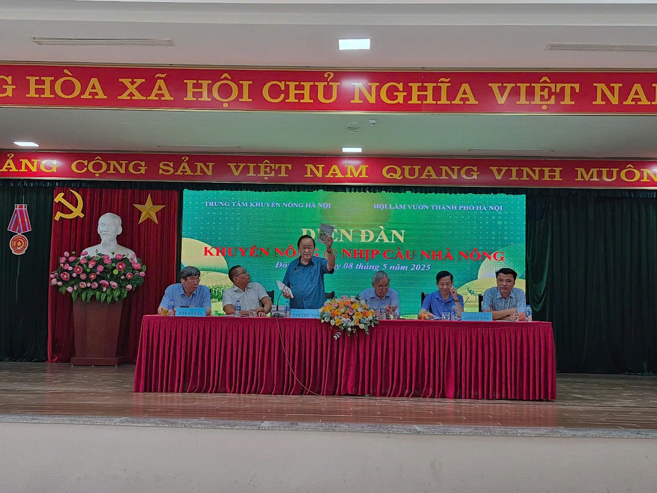 cac-nha-khoa-hoc-8-5.jpg