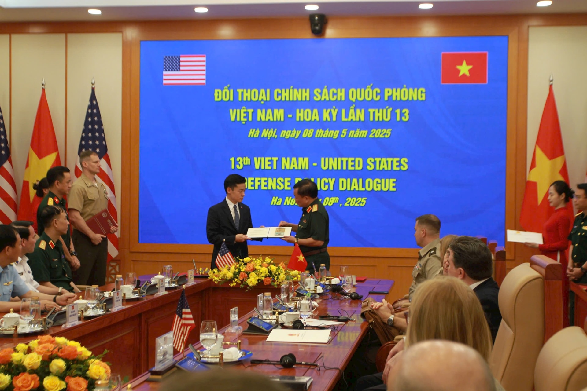 ky-vat-vn-trao.jpg