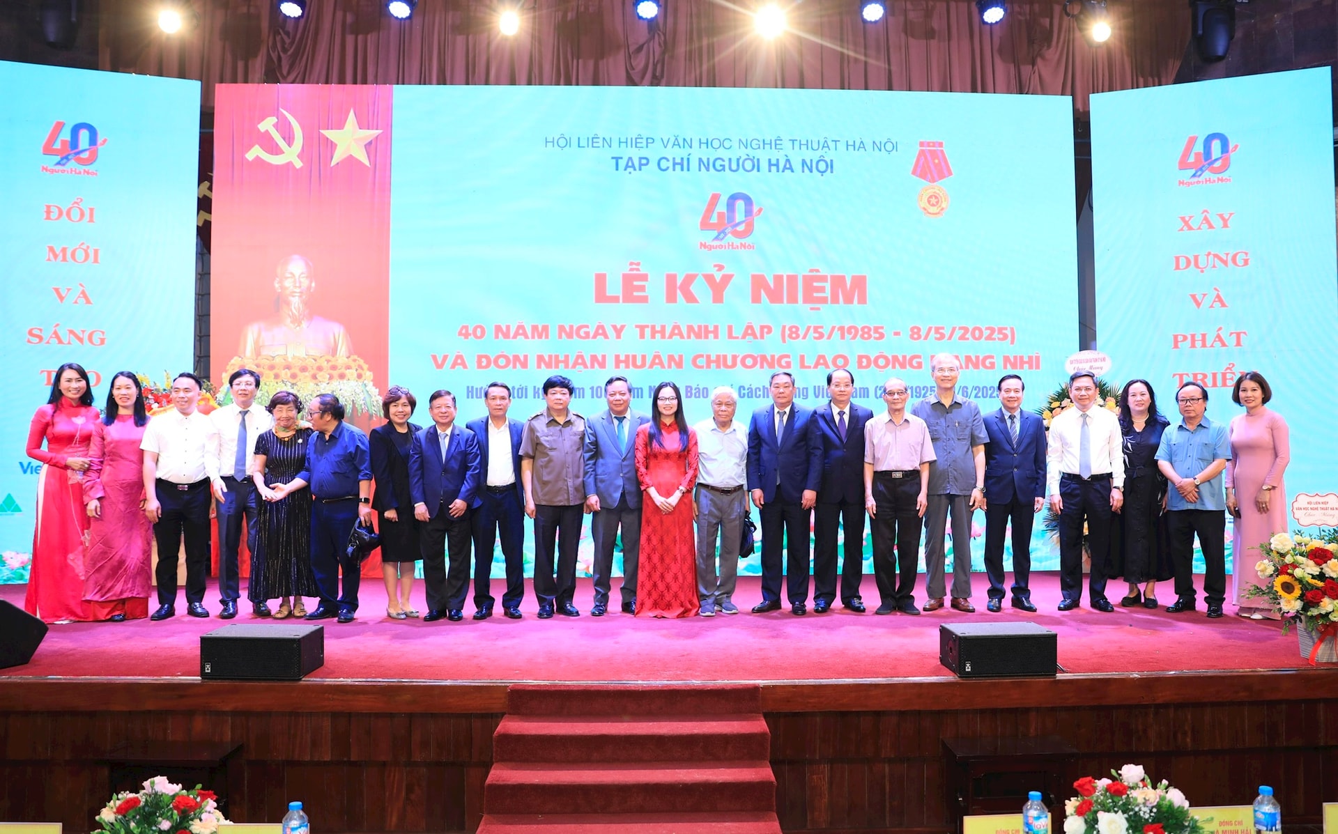 dai-bieu-du.jpg