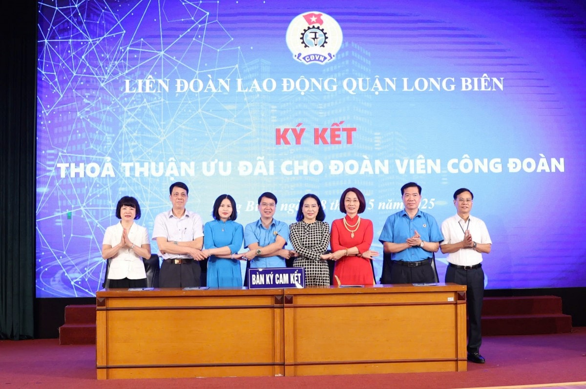 LĐLĐ quận Long Biên: Tri ân người lao động bằng những phần quà thiết thực