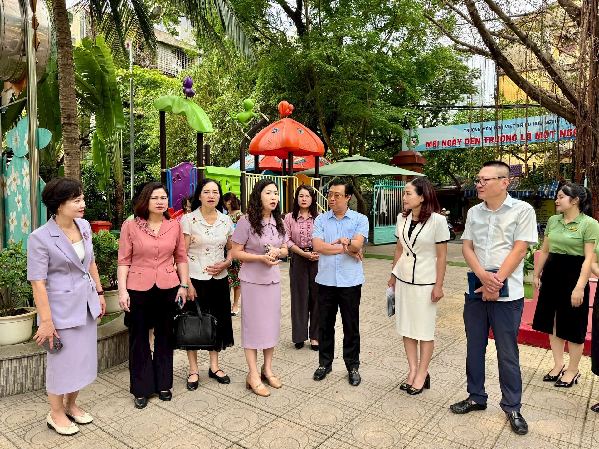 huu-nghi.jpg