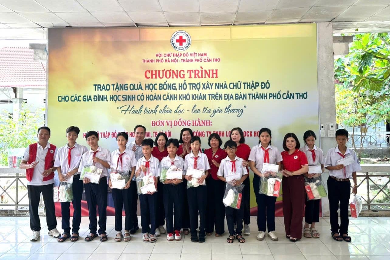 ctd-hn-tang-qua-tai-can-tho.jpg