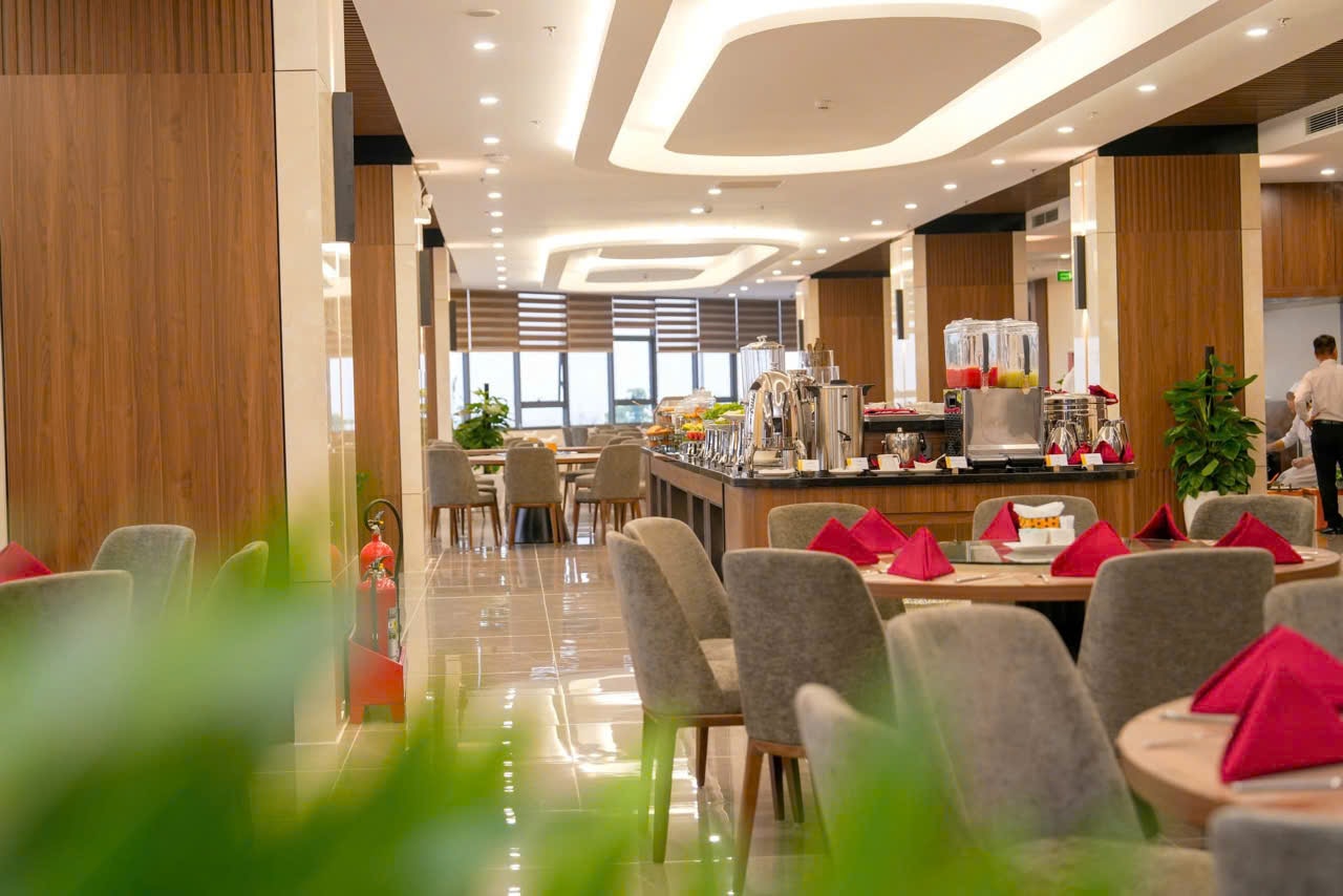 mot-goc-khong-gian-tiec-sang-buffet-tai-khach-san-muong-thanh-luxury-dien-bien.jpg