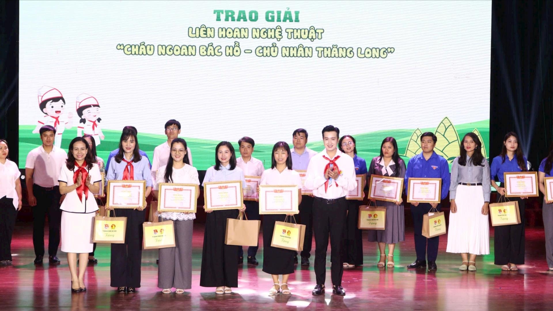 khen-thuong4.jpg