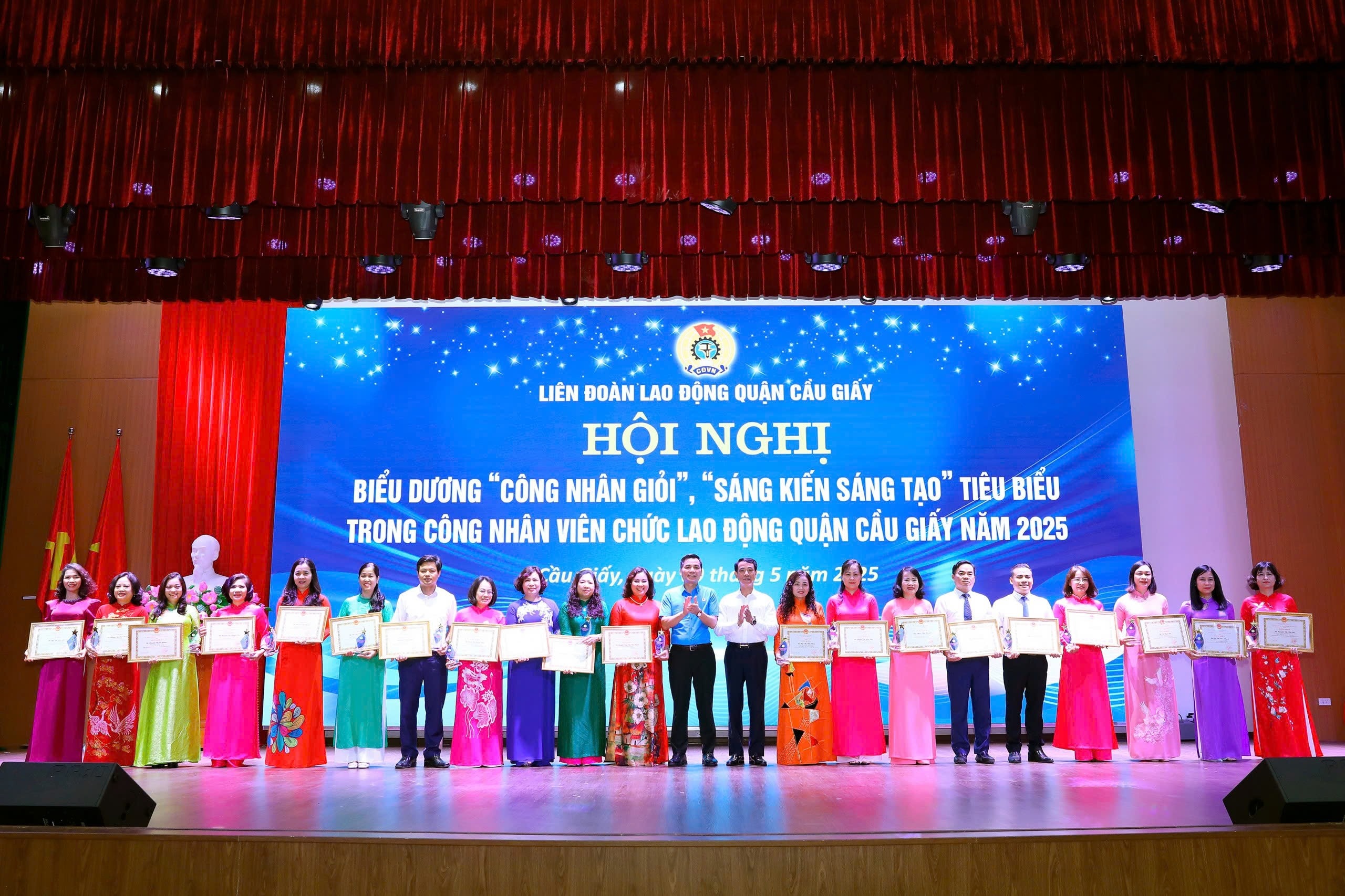 Cầu Giấy: Biểu dương 111 