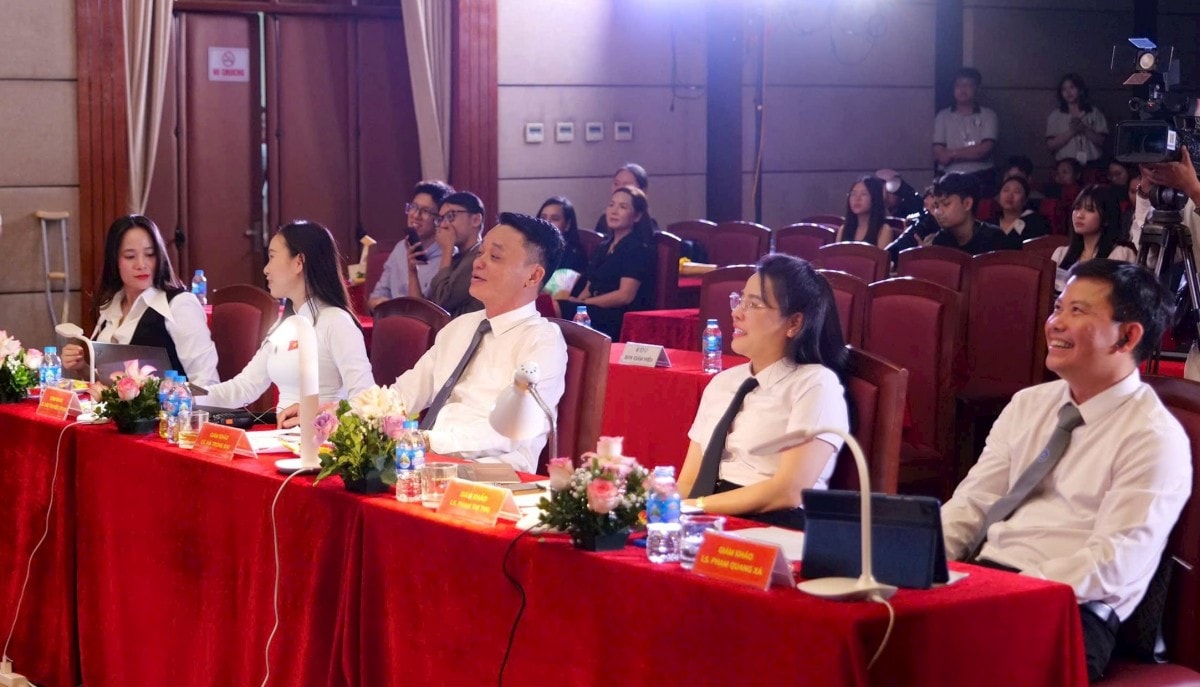 Từ pháp luật đến cảm xúc: Hành trình khép lại đầy lay động của Phiên tòa tập sự số 16