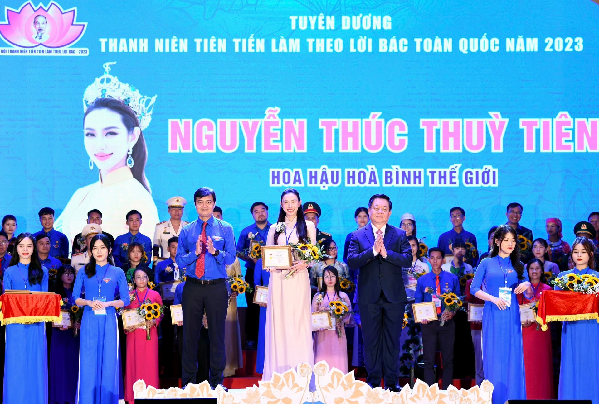 tp-letuyenduong-thanhnien-lamtheoloibac27-88.jpg
