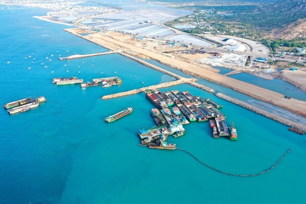 Ninh Thuận đẩy mạnh phát triển hạ tầng công nghiệp với các dự án trọng điểm như KCN Cà Ná giai đoạn 1, cảng biển Cà Ná giai đoạn 2 và Trung tâm logistics Cà Ná quy mô 120 ha.