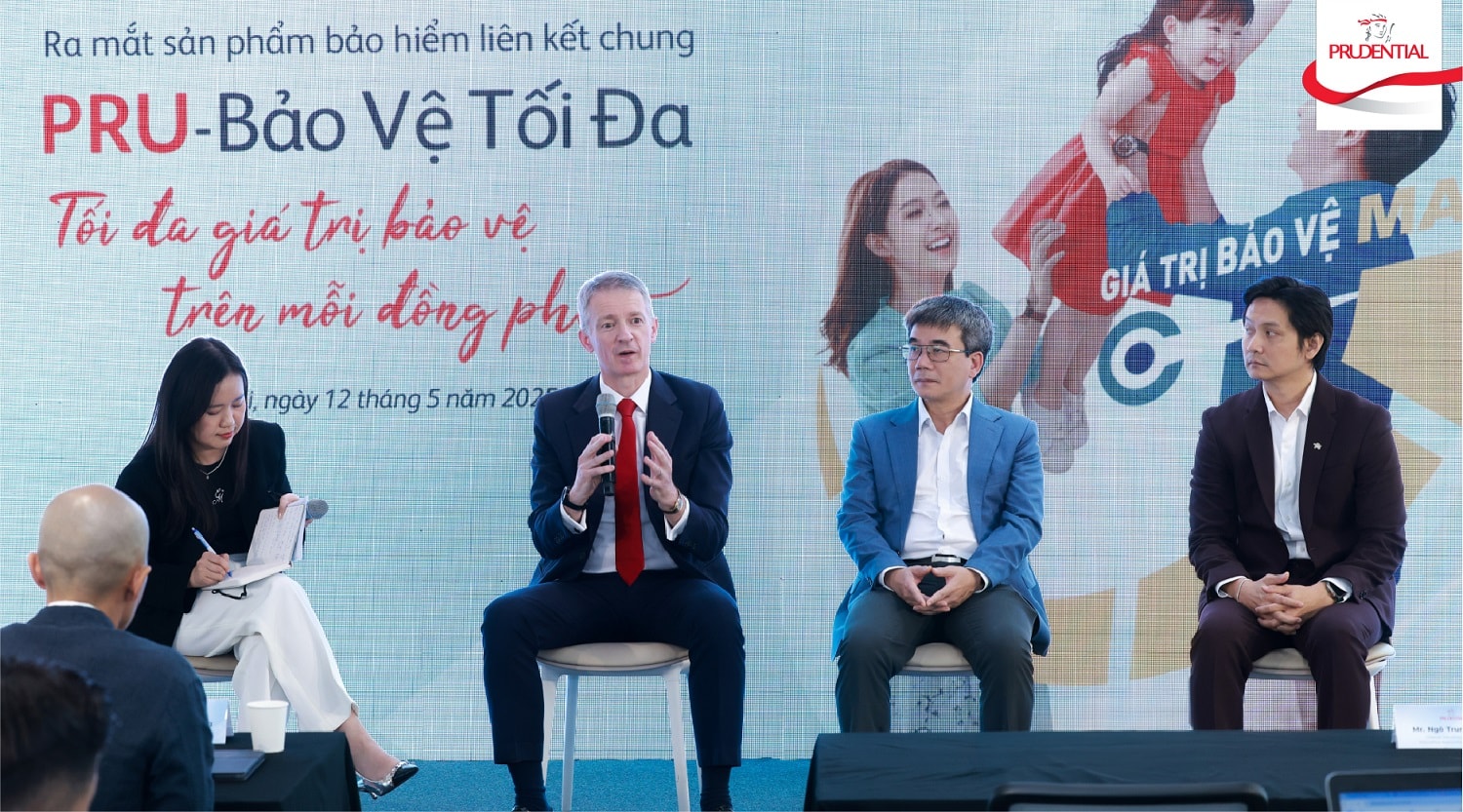 14-5-pru-dai-dien-prudential-va-hiep-hoi-bao-hiem-chia-se-thong-tin-tai-su-kien2.jpg