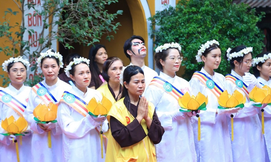 Mọi người lưu ý mang ít đồ cá nhân và mặc trang phục phù hợp