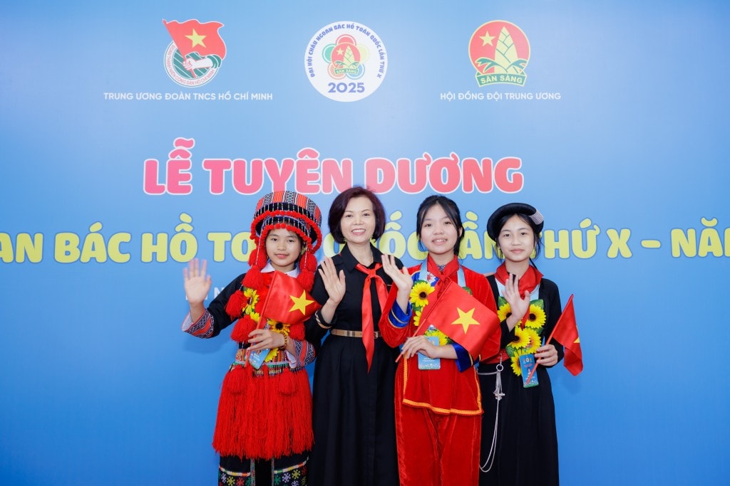 Đồng hành trong kỳ đại hội hướng đến dịp kỷ niệm 135 năm ngày sinh Chủ tịch Hồ Chí Minh, bà Bùi Thị Hương – Giám đốc điều hành Vinamilk cho biết, trẻ em luôn là nhóm đối tượng được Vinamilk đặc biệt quan tâm và chăm sóc. “Thông qua đại hội, Vinamilk cũng mong muốn các cháu thiếu nhi tiêu biểu của cả nước được tiếp cận với nguồn dinh dưỡng chất lượng quốc tế tốt nhất. Đây cũng là sự động viên về tinh thần từ Vinamilk đến các cháu và lan tỏa thông điệp thiếu nhi Việt Nam vững bước tiến vào kỷ nguyên mới”, bà Hương nói.