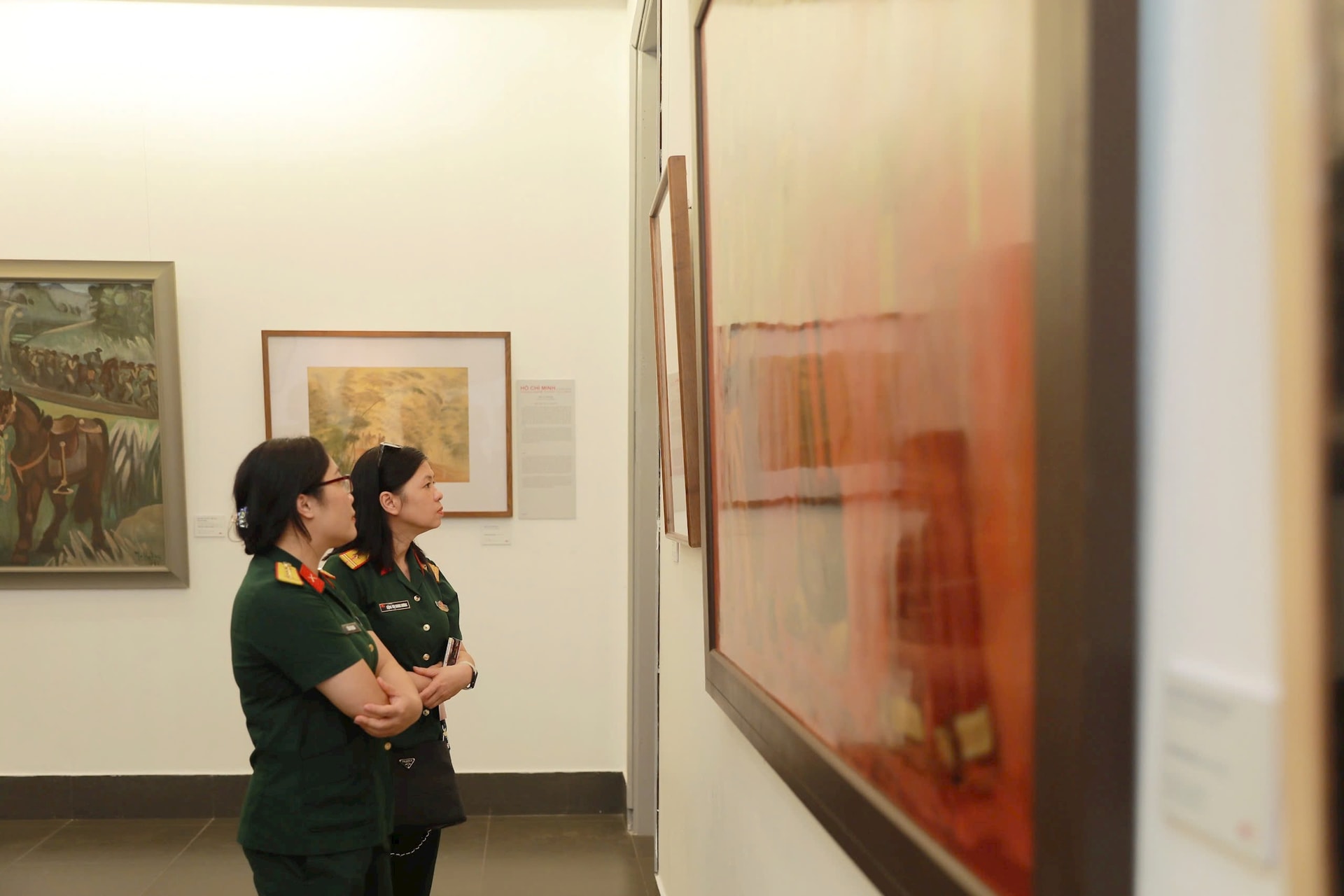 tham-quan-trien-lam-hcm.jpg