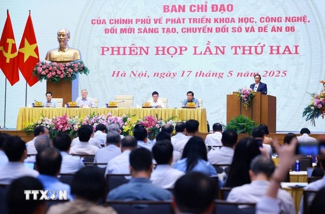 thu-tuong-phien-hop-2.jpg