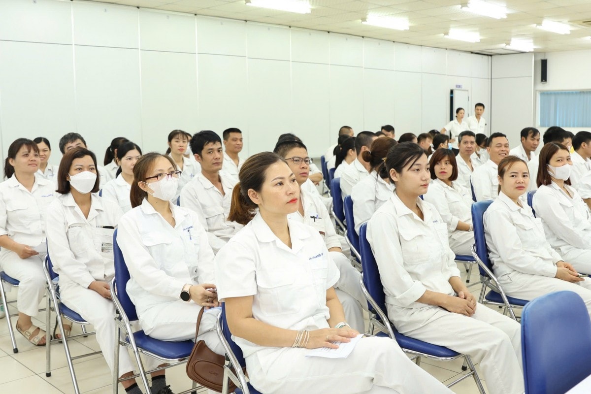 TRỰC TUYẾN HÌNH ẢNH: Đối thoại những điểm mới về bảo hiểm xã hội và an toàn vệ sinh lao động
