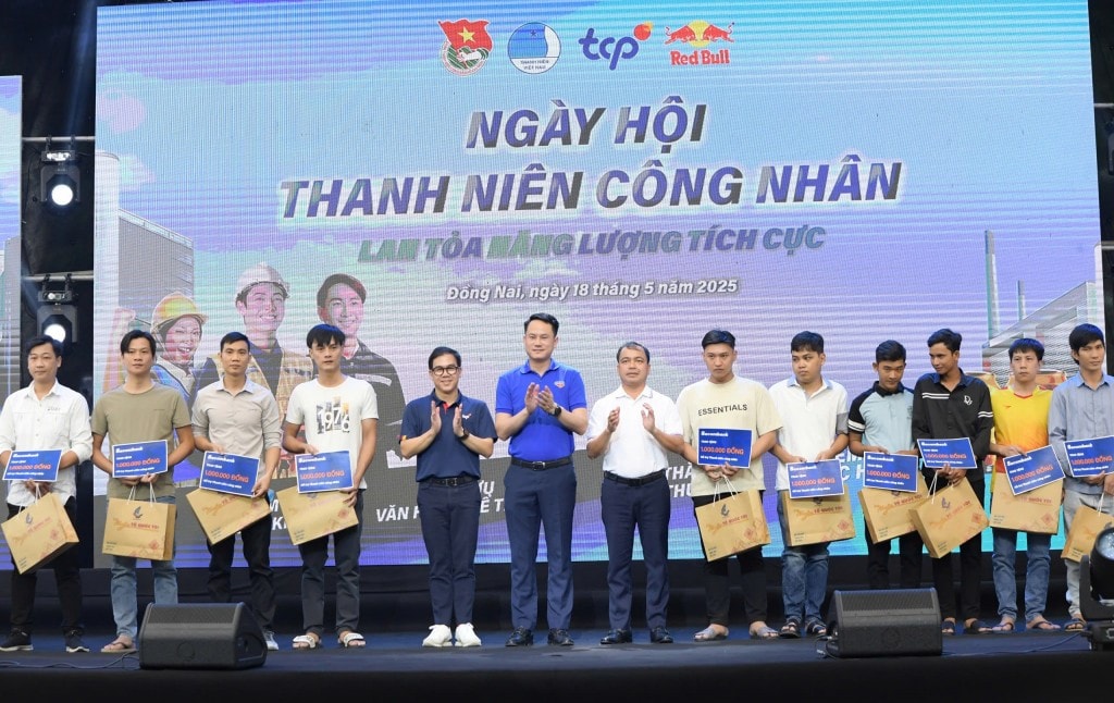 2.000 công nhân trẻ được tiếp sức bằng năng lượng tích cực