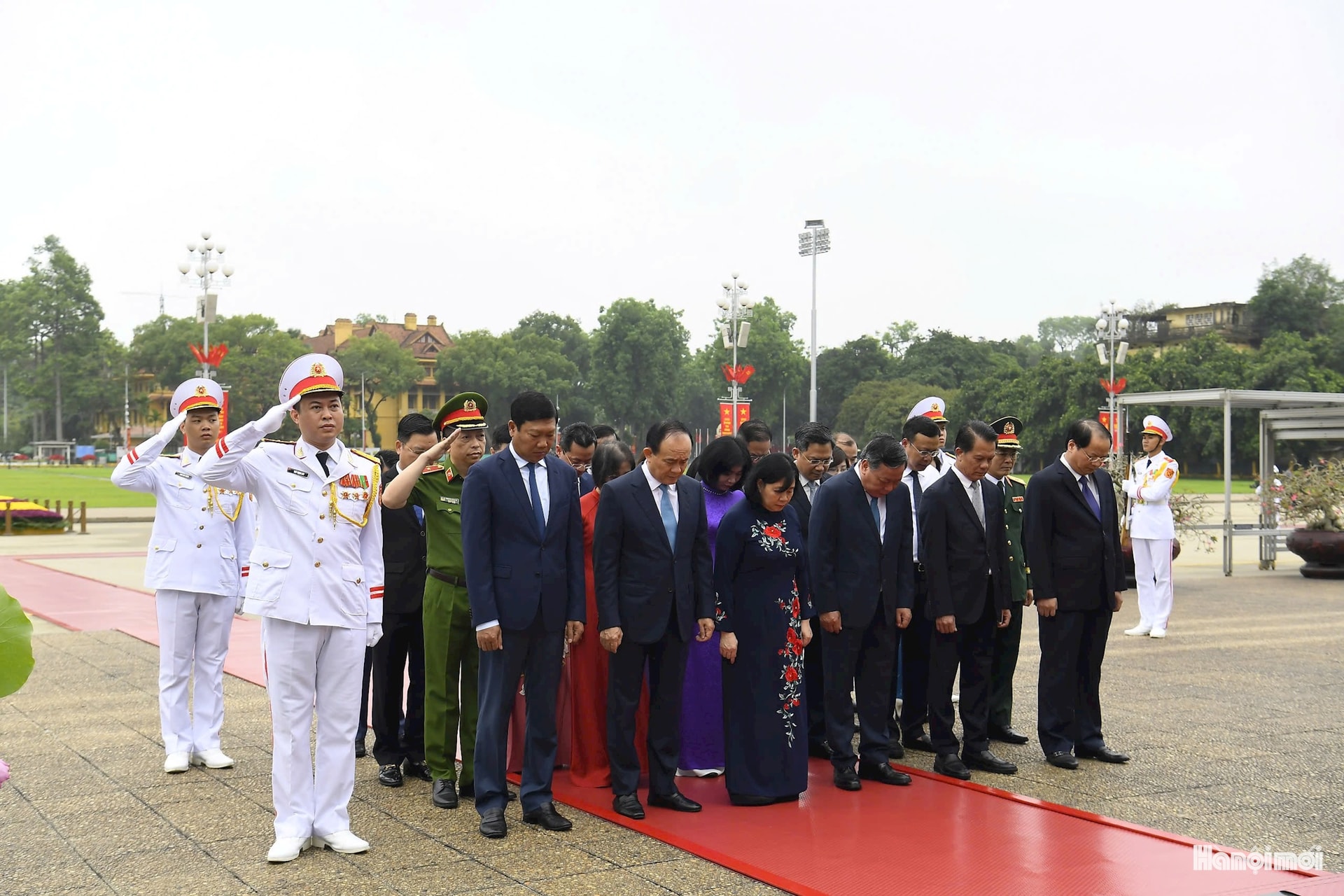 W_khong-co-tieu-de-010(1).jpg