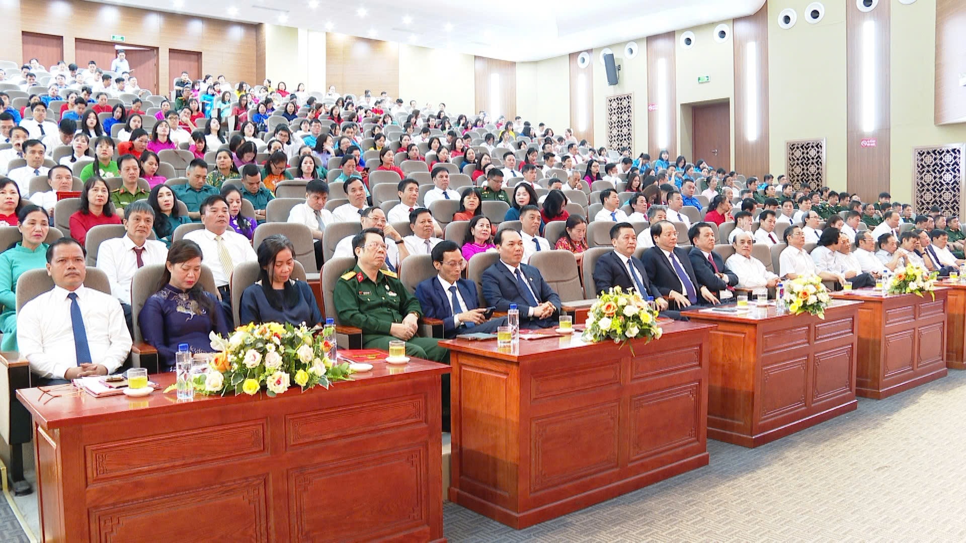 quang-canh.jpg
