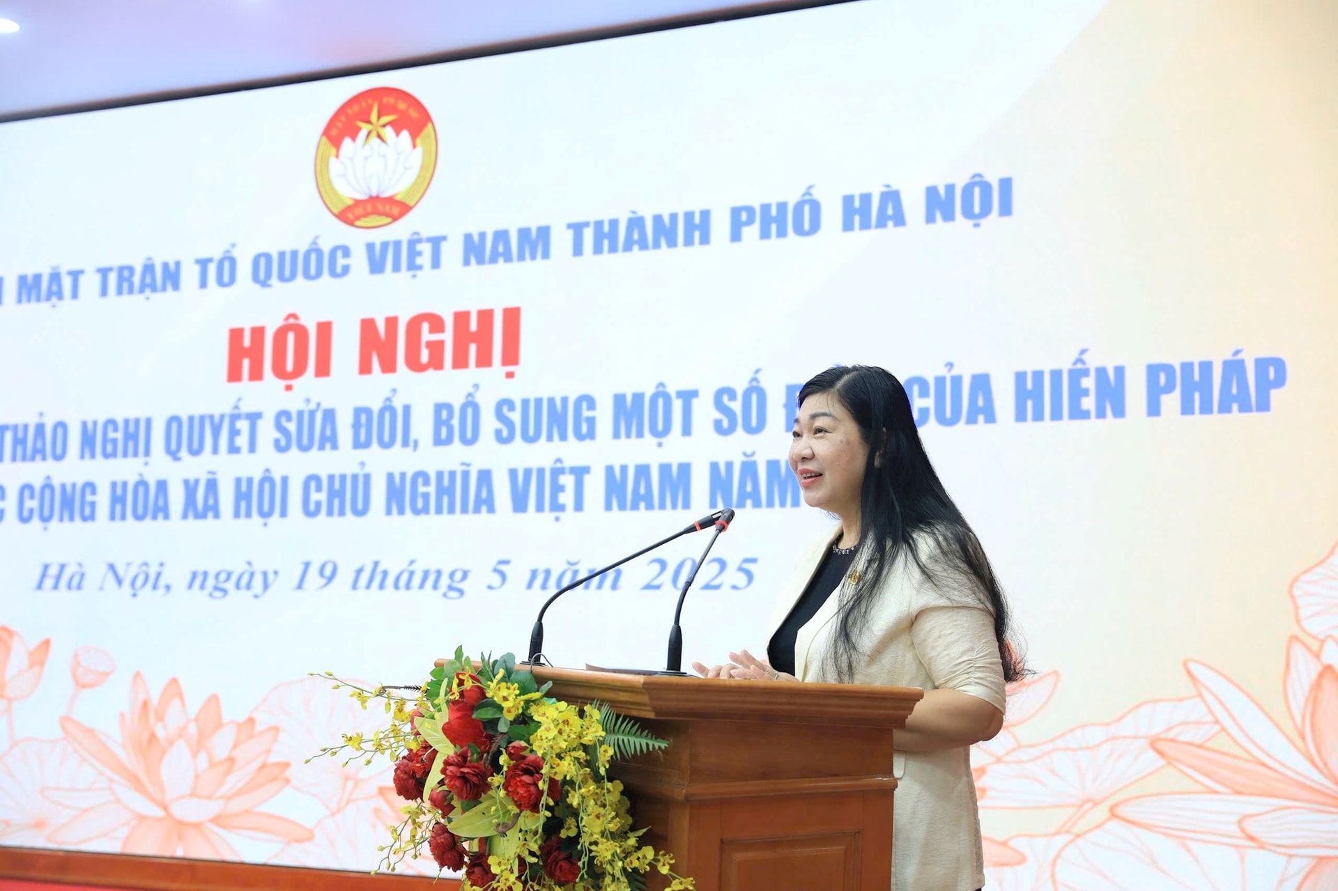 lan-huong-khai-mac.jpg