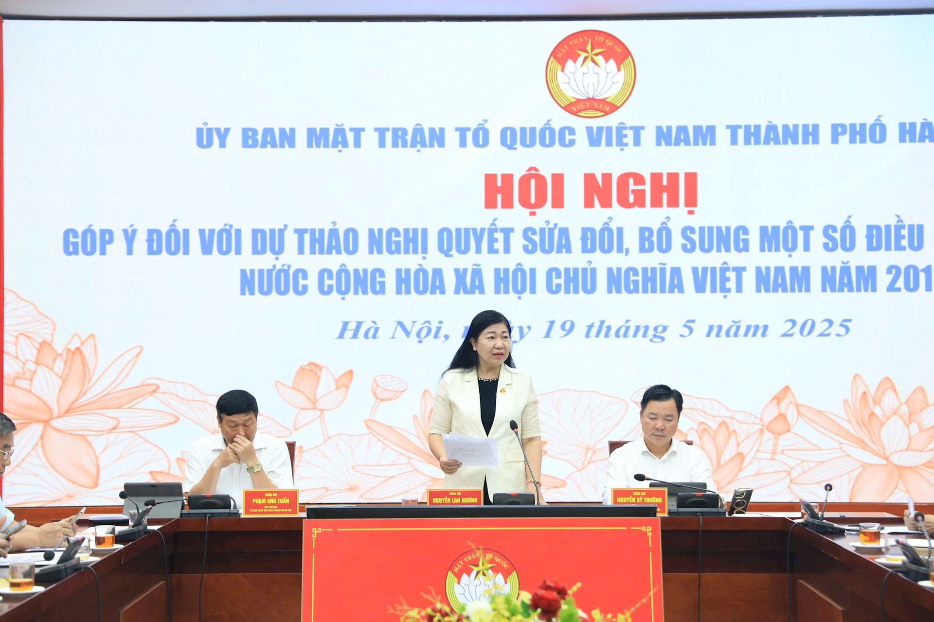 nguyen-lan-huong-kl-hoi-nghi.jpg