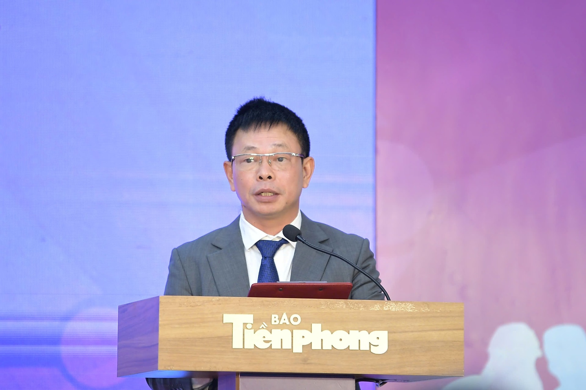 20-phung-cong-suong.jpg