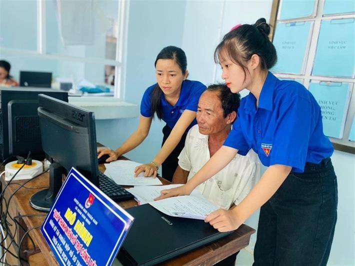 sinh-vien-tinh-nguyen-pho-cap-tin-hoc.jpg