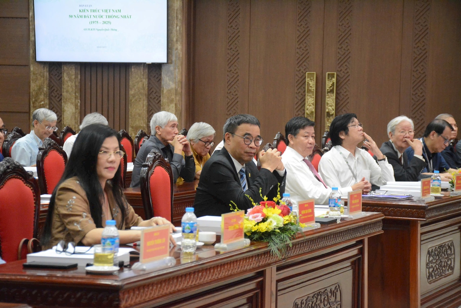 dai-bieu-du-hoi-thao-kien-truc.jpg