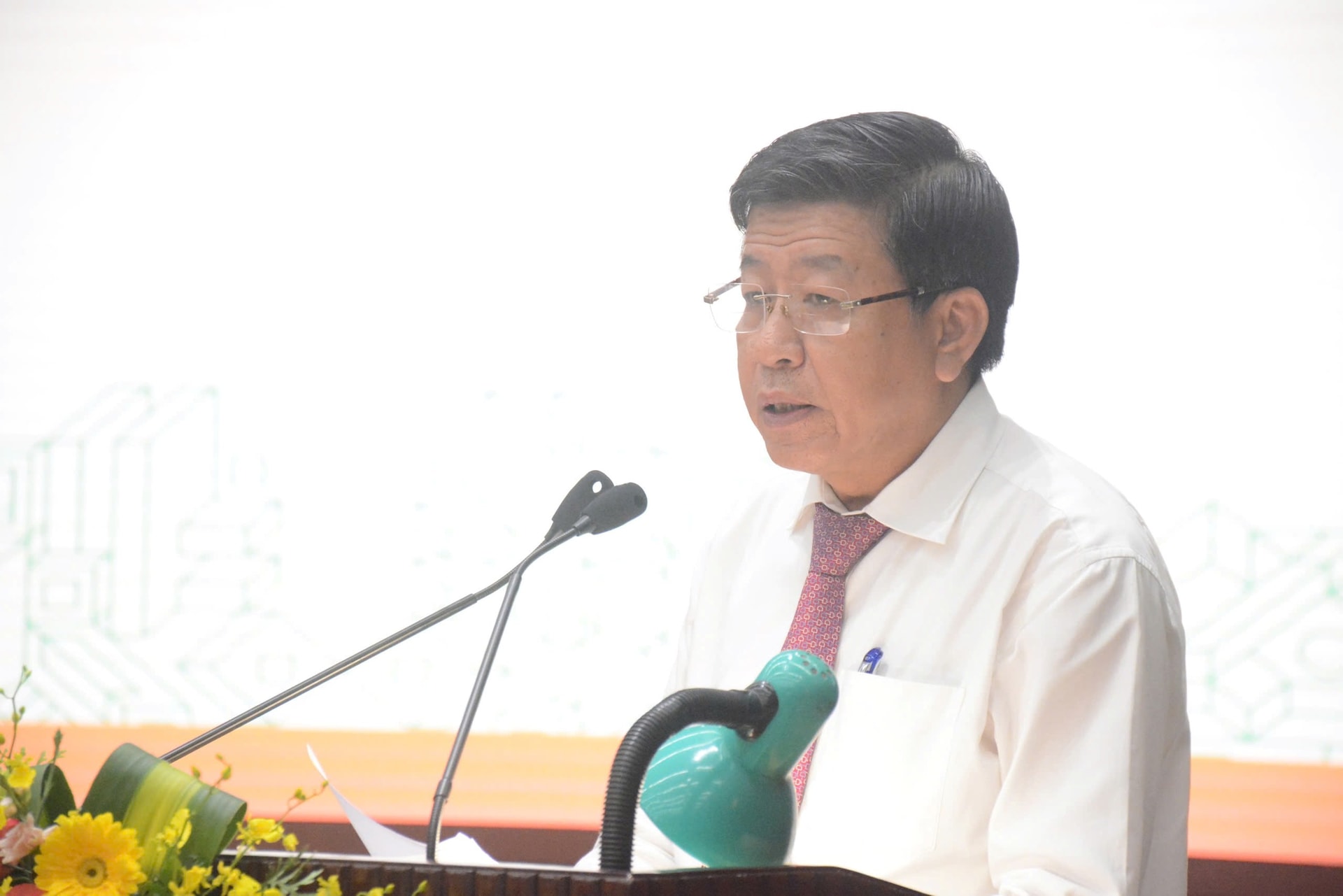 pho-chu-tich-duong-duc-tuan.jpg