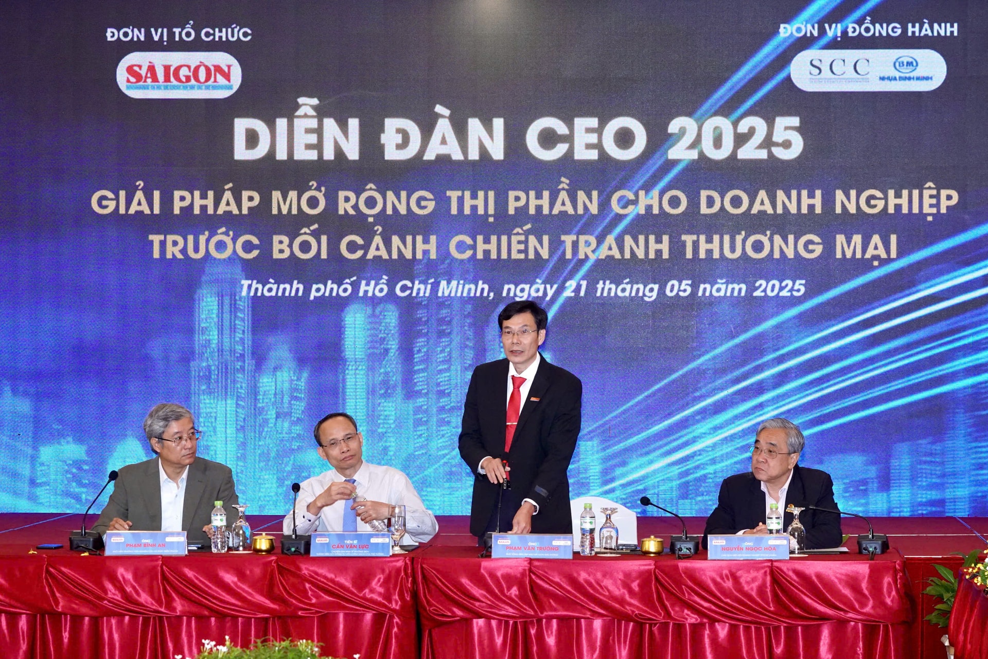 2.diendan21-5.jpg