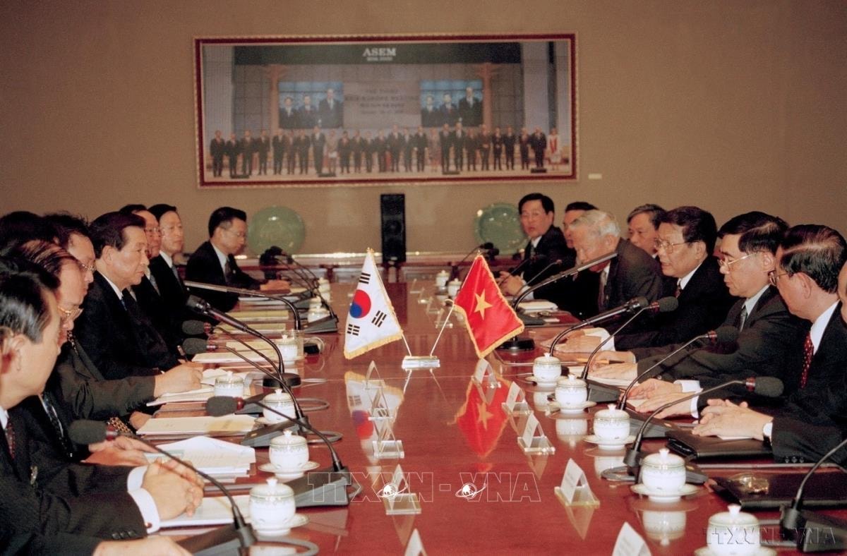 ctn-tham-hq-2001.jpg