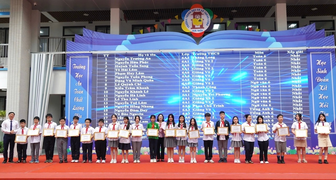 2205-ba-dinh-trao-giai-nhat-thi-thcs-3(1).jpg