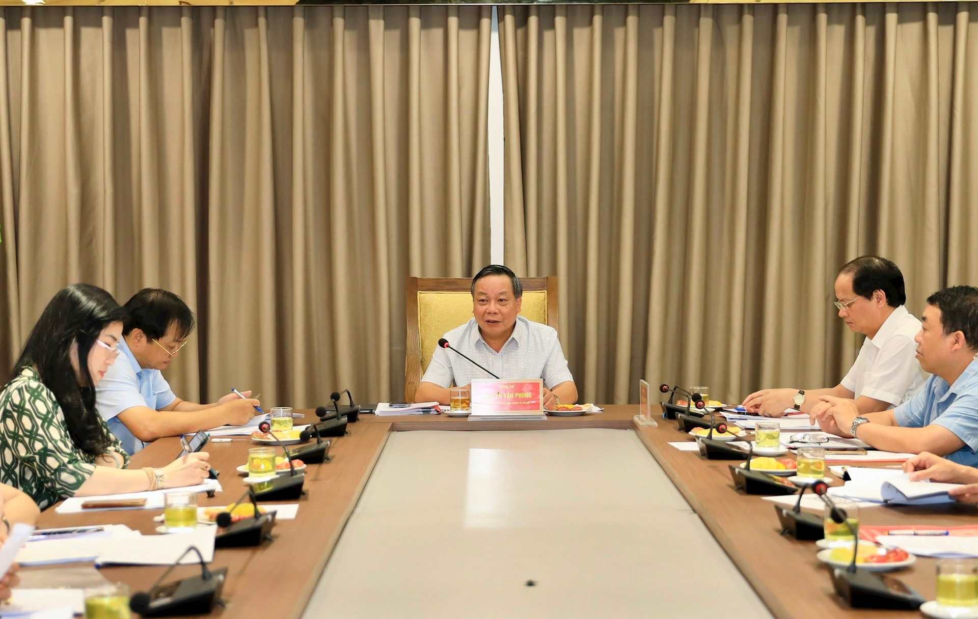 ハノイ公安副大臣グエン・ヴァン・フォン氏が会議で演説した。-Anh-Quang-Thai.jpg
