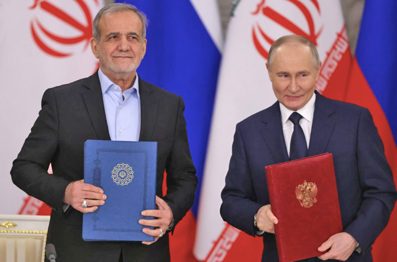 tong-thong-iran-masoud-pezeshkian-va-tong-thong-nga-vladimir-putin-tai-cuoc-gap-o-matxcova-nga-.-anh-getty.png