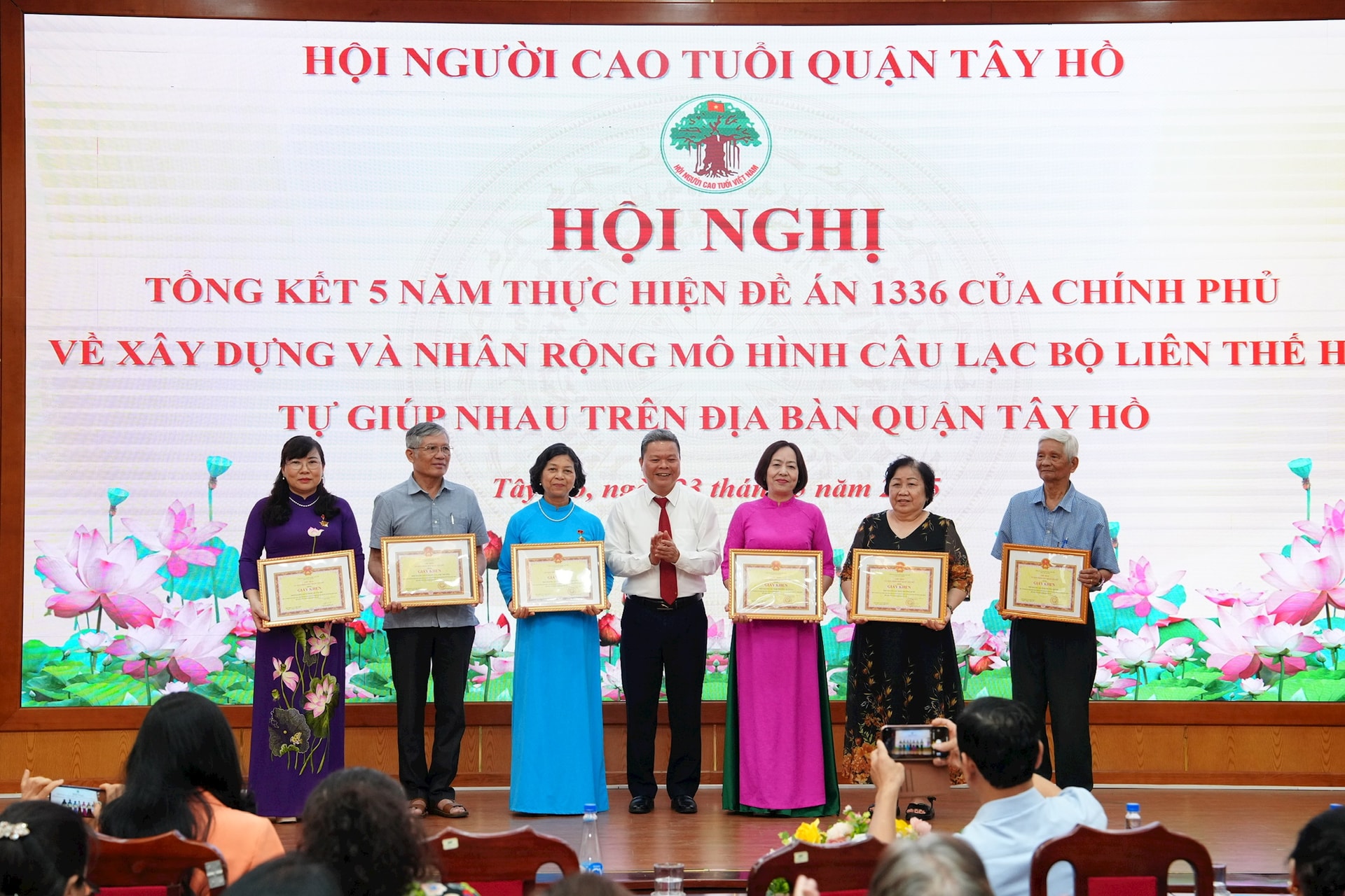 th-khen-.jpg