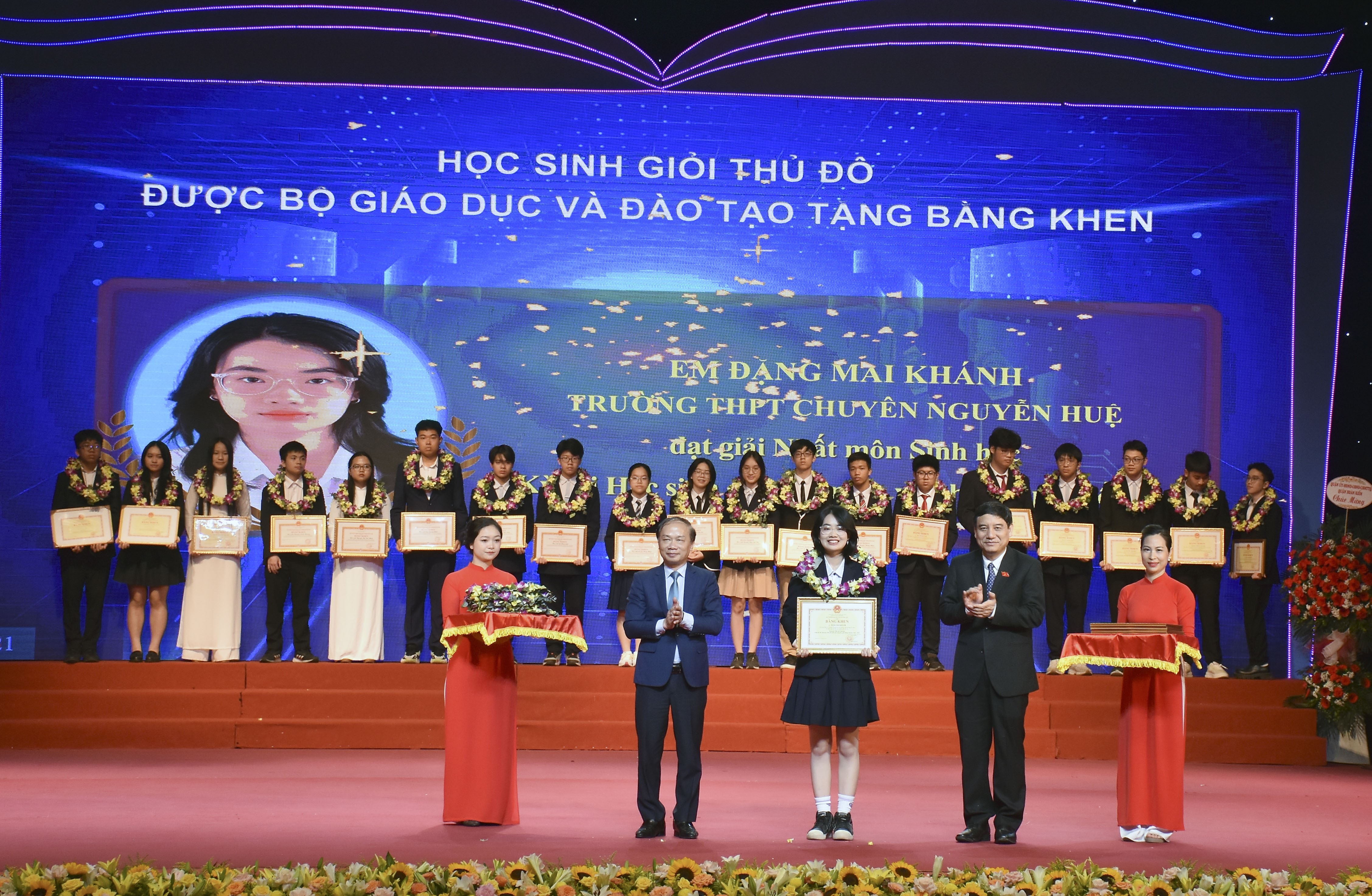 Tuyên dương học sinh giỏi tiêu biểu Thủ đô năm học 2024 - 2025 Tuyên dương học sinh giỏi tiêu biểu Thủ đô năm học 2024 - 2025